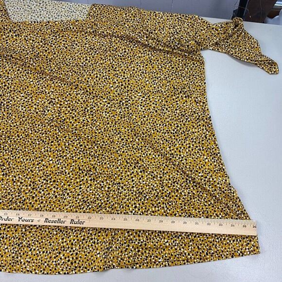 Susan Graver Liquid Knit Top Womens 4X Yellow Polka Dot Square Neck Elbow Sleeve - Picture 10 of 14